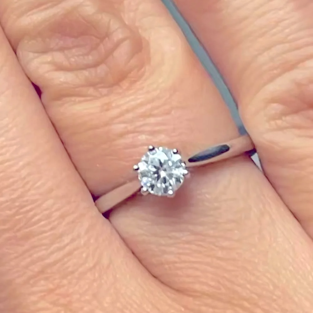 1 Ct Solitaire Ring Round Brilliant Cut Simulated Diamond,‎ Size 8.5 NEW